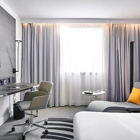 Novotel Centre 호텔 샤를루아