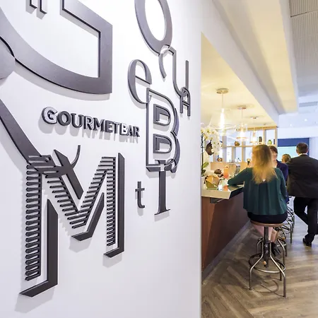 Отель Novotel Centre