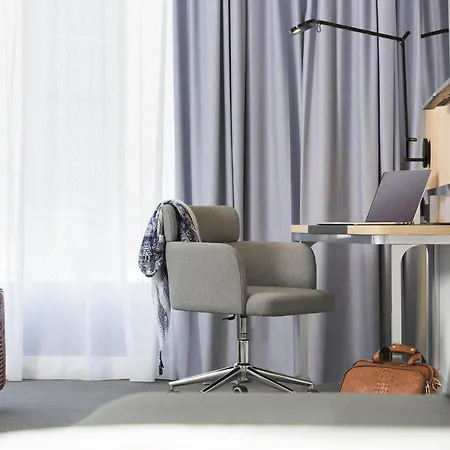 فندق Novotel Centre 4*