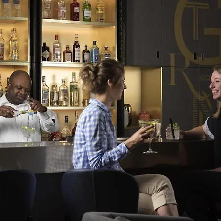 Novotel Centre Hotel