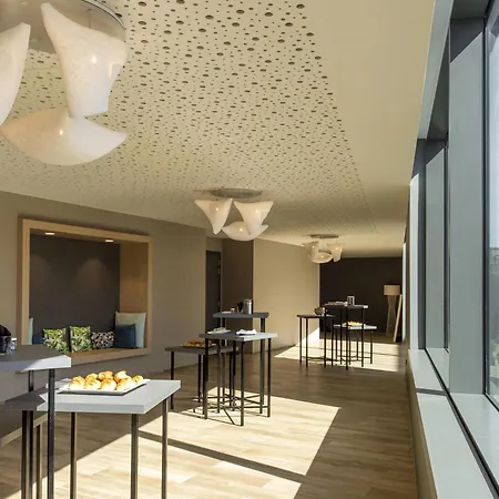 Novotel Centre Hotel 4*