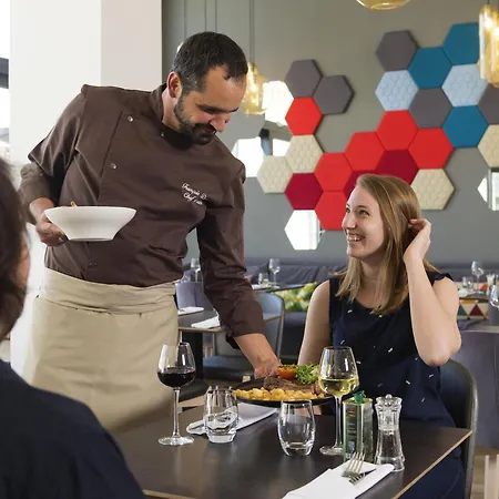 Novotel Centre فندق 4*