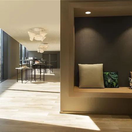 فندق Novotel Centre شارلروا