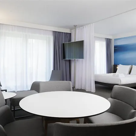 Novotel Centre 4* シャルルロワ