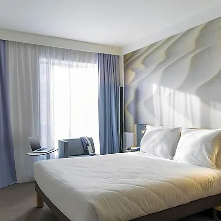 Novotel Centre Hotel