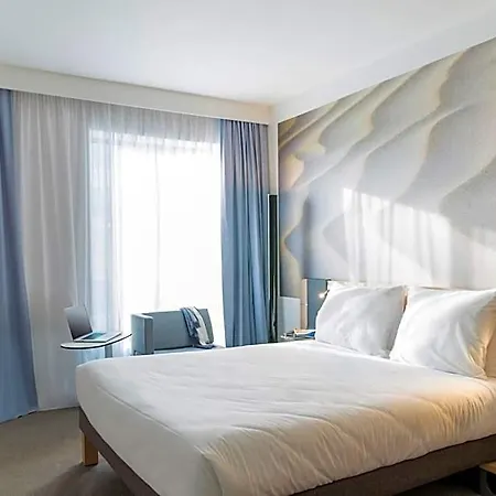 Novotel Centre Hotel 4*