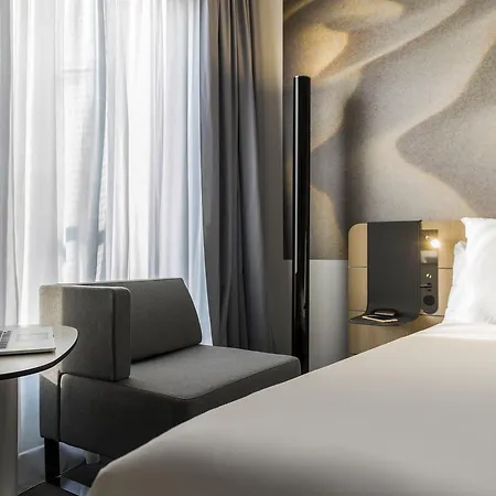 Novotel Centre Hotel 4*