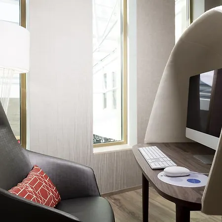 Novotel Centre Hotel 4*