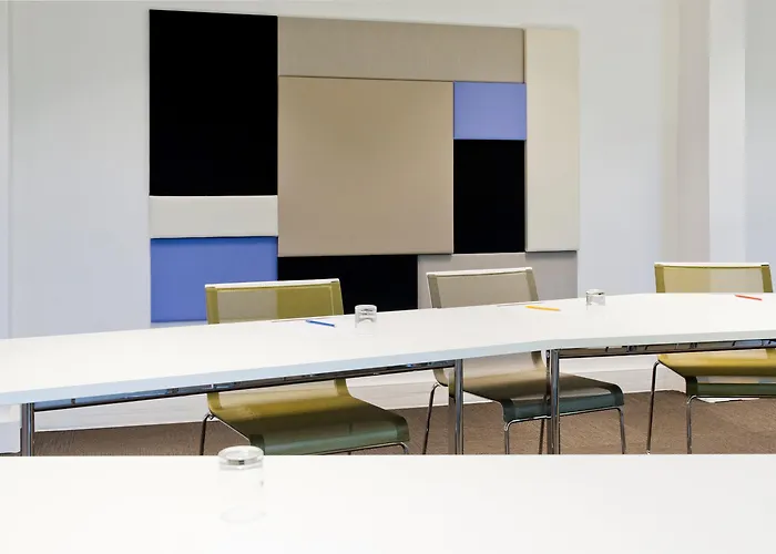 Novotel Centre Hotel 4*