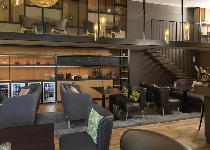 Novotel Centre 샤를루아