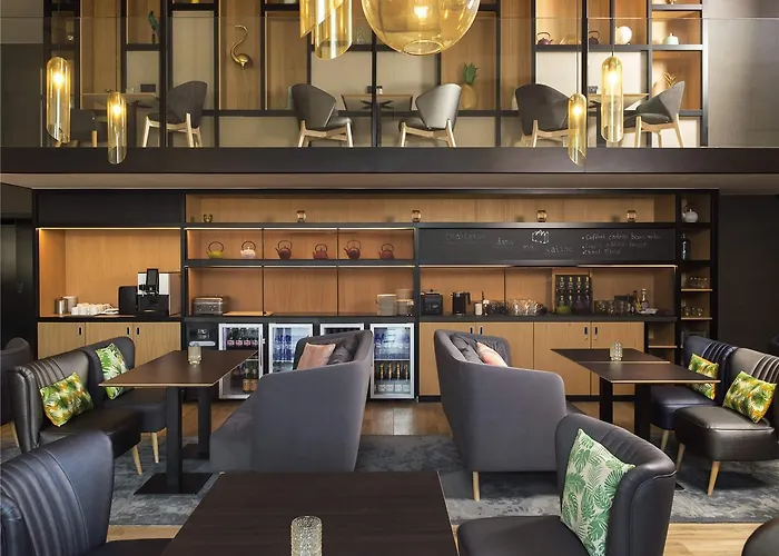 Novotel Centre 샤를루아