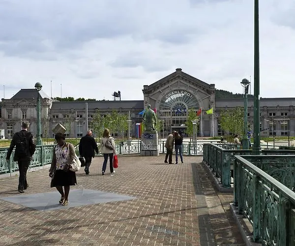 호텔 Novotel Centre 샤를루아