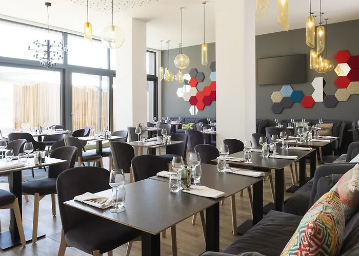 Novotel Centre 4* 샤를루아