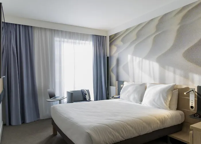 Novotel Centre 호텔 4*