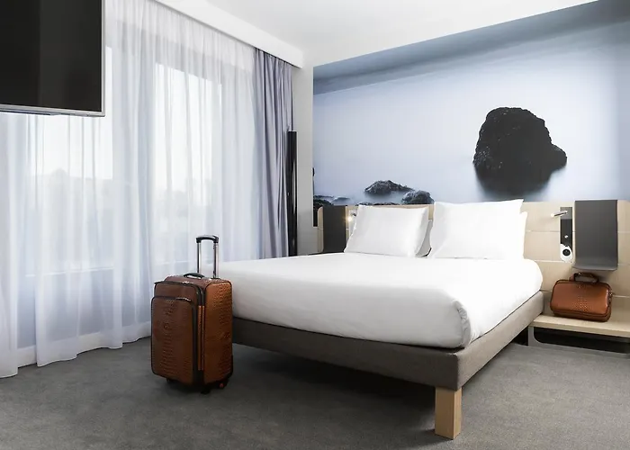 Novotel Centre 4* 샤를루아