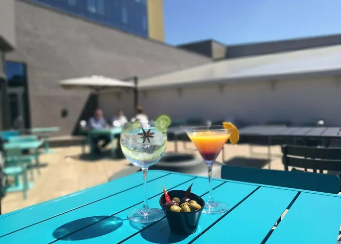 Novotel Centre 4* 샤를루아