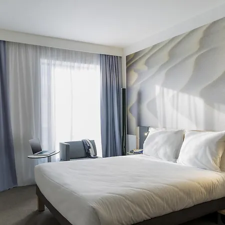 Novotel Centre Hotel 4*